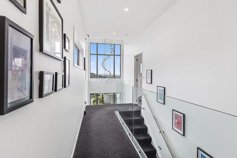 Photo of property in 5 Linacre Way, Tawa, Wellington, 5028