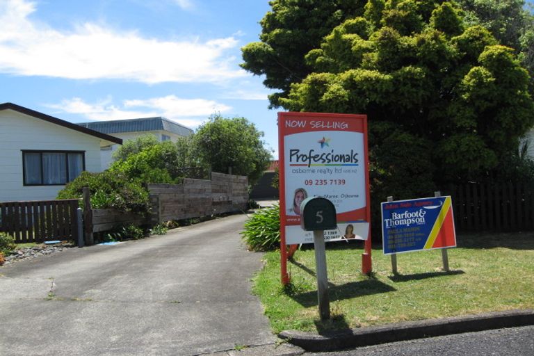 Photo of property in 5 Hosking Place, Clarks Beach, 2122