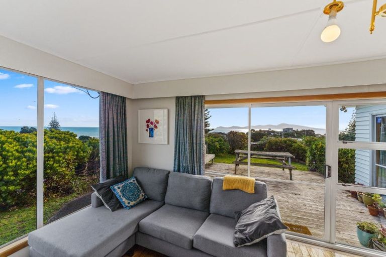 Photo of property in 9 Miriona Grove, Paekakariki, 5034