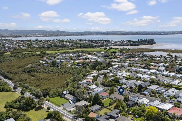 Photo of property in 14 Westmere Crescent, Westmere, Auckland, 1022