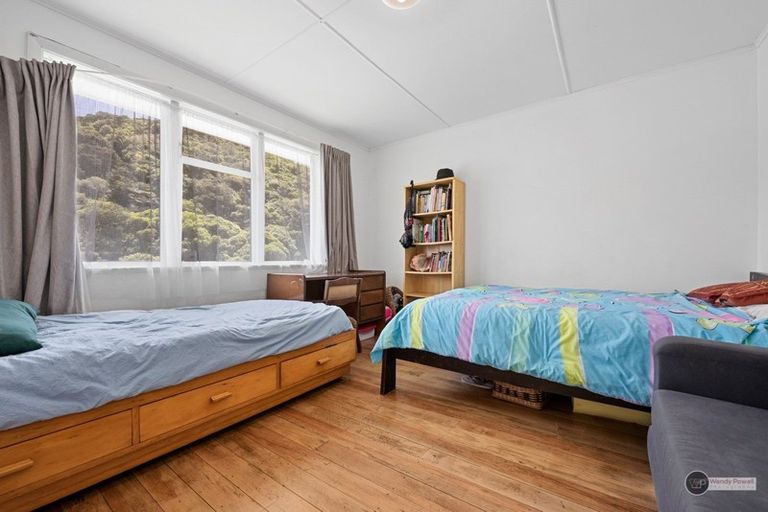 Photo of property in 80 Dowse Drive, Maungaraki, Lower Hutt, 5010