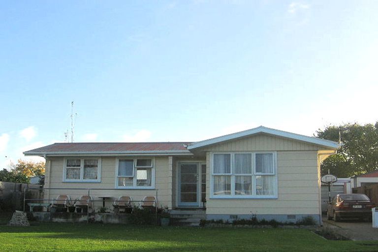 Photo of property in 75 Robinson Crescent, Westbrook, Palmerston North, 4412