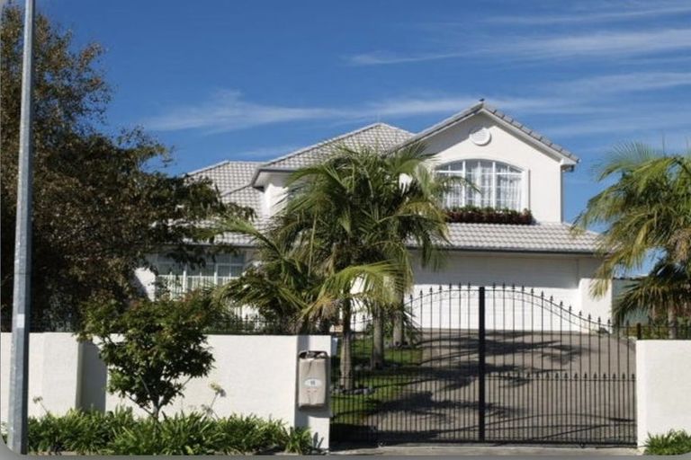 Photo of property in 16 Casabella Court, Northpark, Auckland, 2013