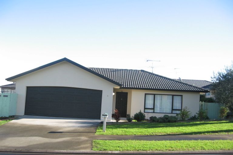 Photo of property in 8 Mattalie Place, Manurewa, Auckland, 2105