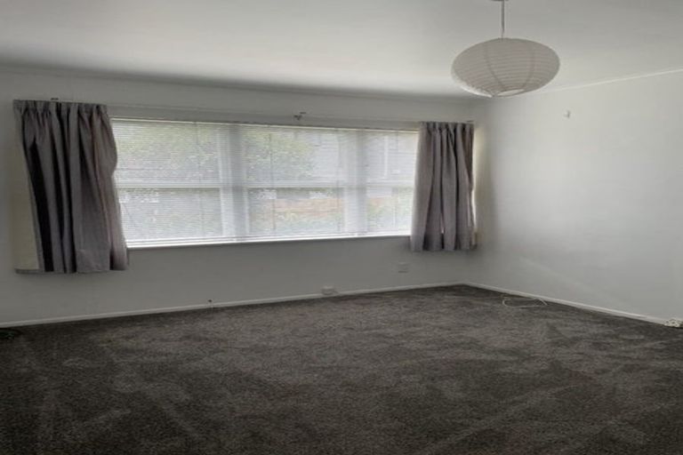 Photo of property in 44 Seymour Road, Sunnyvale, Auckland, 0612