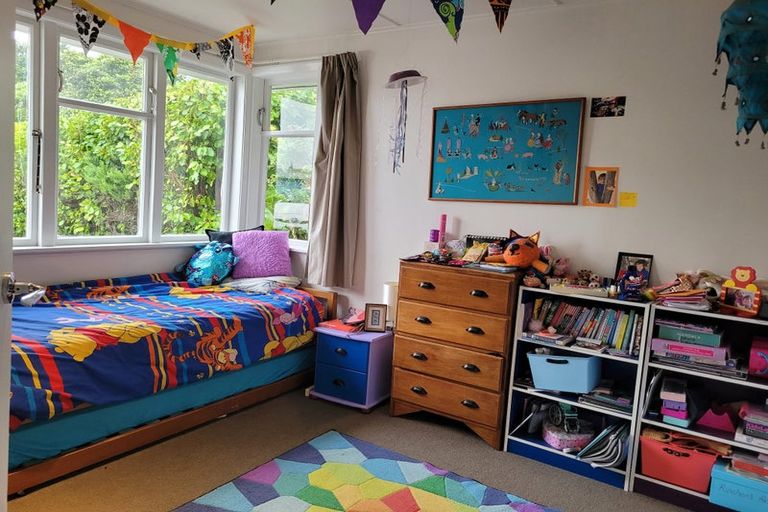 Photo of property in 34 Sievers Grove, Cannons Creek, Porirua, 5024