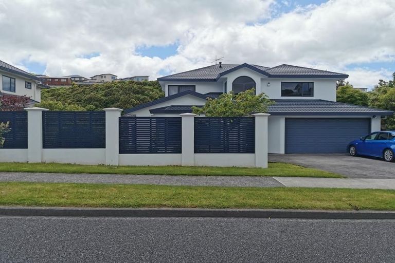 Photo of property in 26 Amesbury Drive, Churton Park, Wellington, 6037