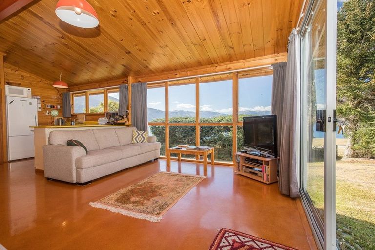 Photo of property in 246 Lakeview Terrace, Lake Hawea, 9382