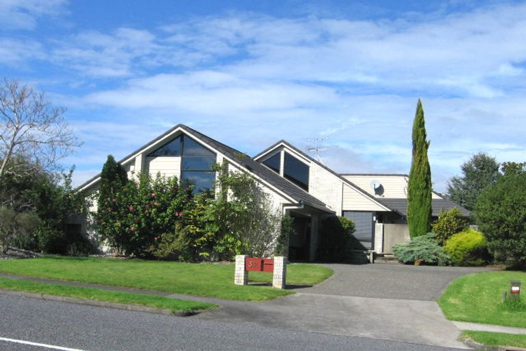 Photo of property in 32 Loloma Drive, Half Moon Bay, Auckland, 2012