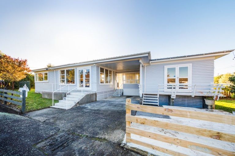 Photo of property in 2 Signal Street, Marton, 4710