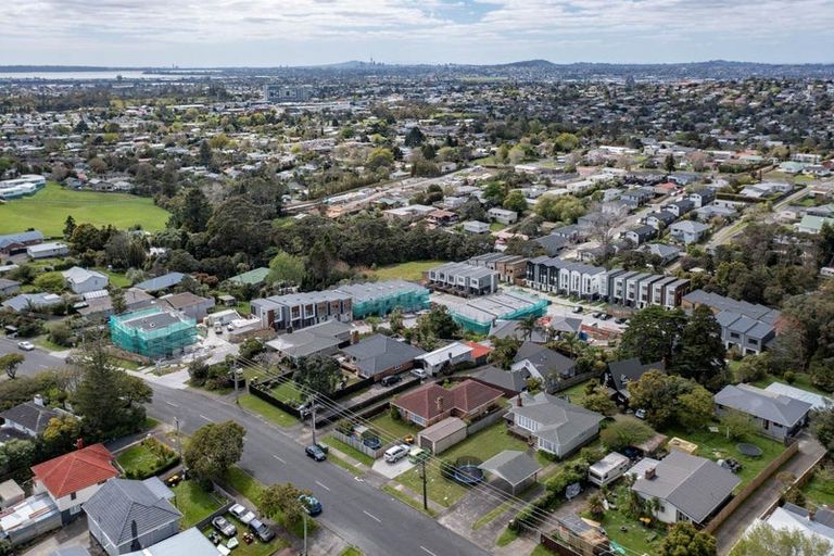 Photo of property in 102c Rosier Road, Glen Eden, Auckland, 0602