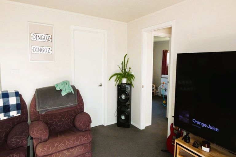 Photo of property in 75b Romilly Street, Westport, 7825