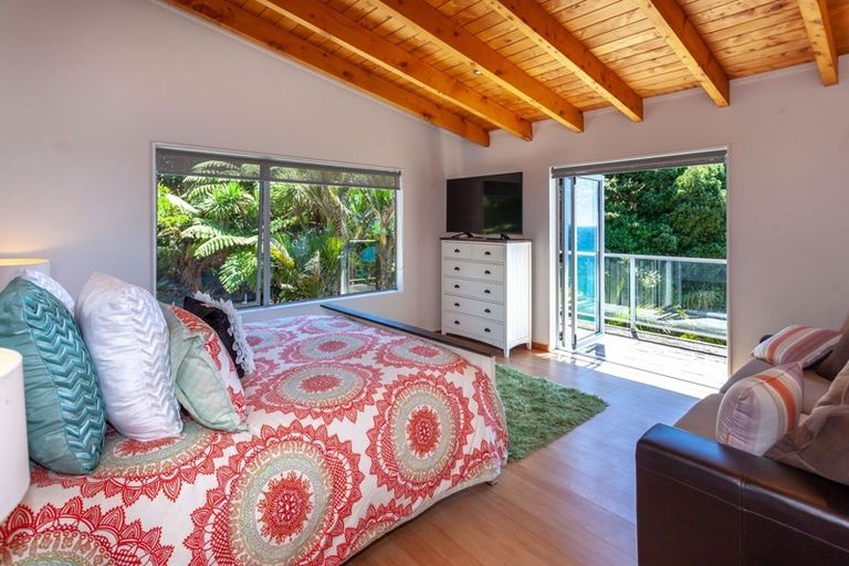 Photo of property in 102 Waihirere Drive, Tuateawa, Coromandel, 3583