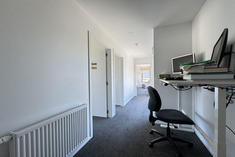 Photo of property in 16 Lemonwood Way, Woodridge, Wellington, 6037