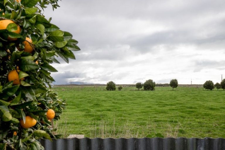 Photo of property in 679 State Highway 25, Waitakaruru, Thames, 3576