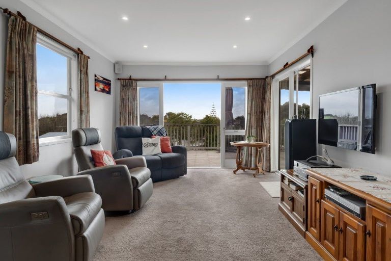 Photo of property in 3 Pauline Place, Bucklands Beach, Auckland, 2014