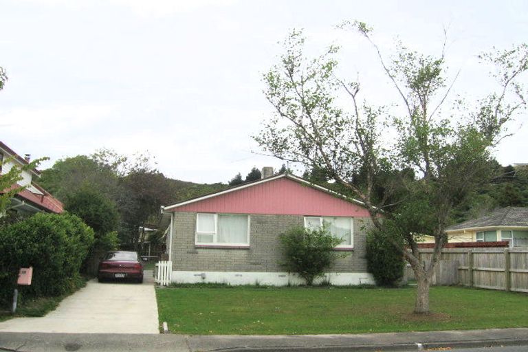Photo of property in 56 Hillside Drive, Maoribank, Upper Hutt, 5018