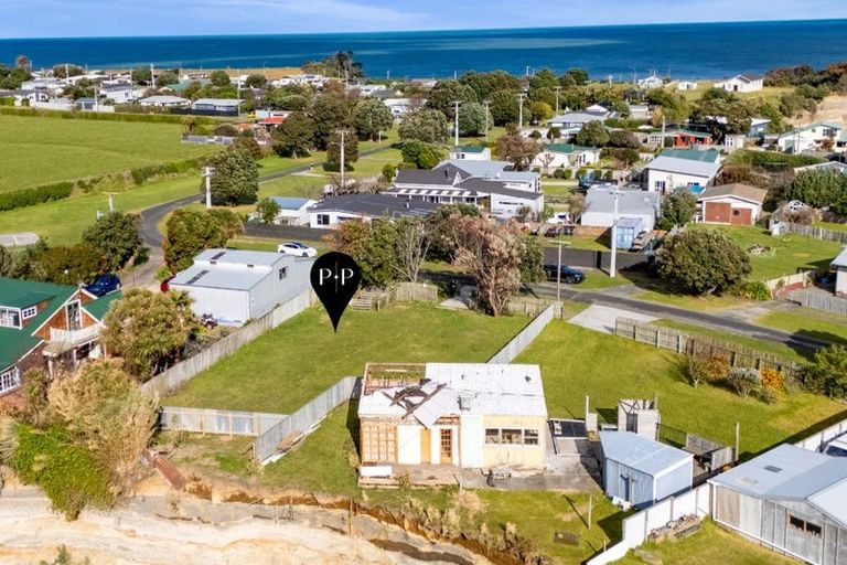 Photo of property in 4 Kawei Road, Ohawe, Hawera, 4671
