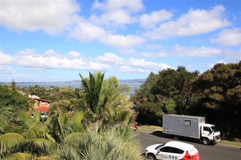 Photo of property in 68 Hadfield Street, Beach Haven, Auckland, 0626