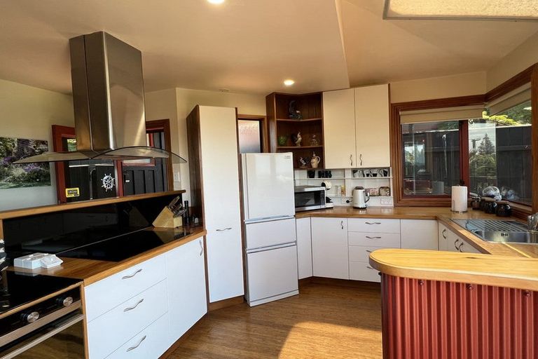 Photo of property in 6 Battiscombe Terrace, Waitara, 4320