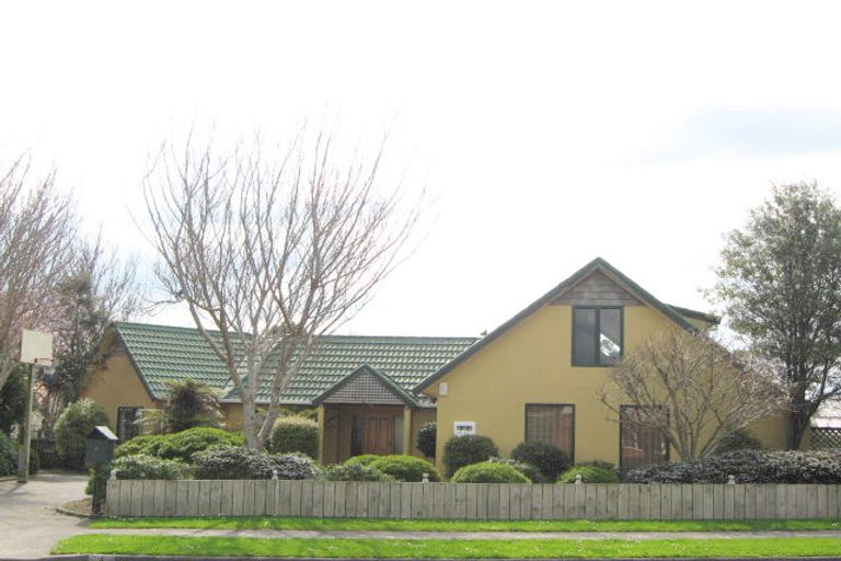 Photo of property in 4 Shelter Grove, Frankleigh Park, New Plymouth, 4310