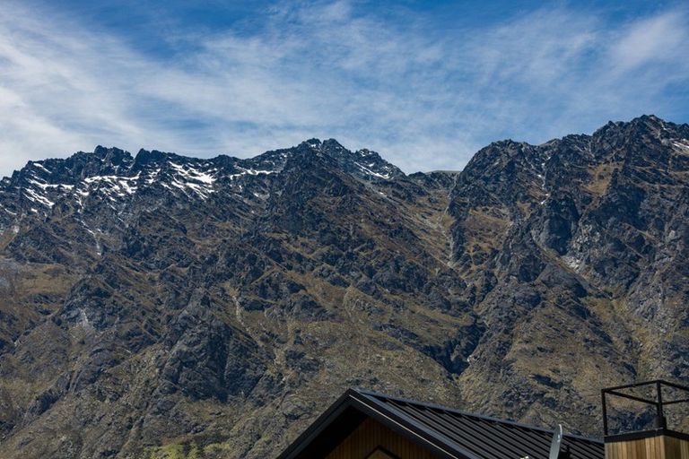 Photo of property in 10 Soudley Court, Jacks Point, Queenstown, 9371