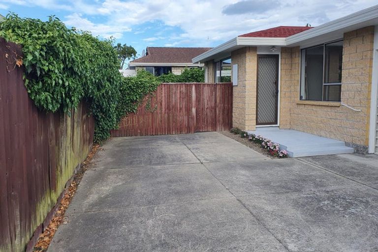 Photo of property in 2/36 Chipping Lane, Redwood, Christchurch, 8051
