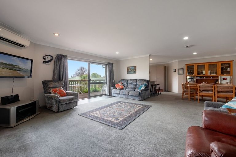 Photo of property in 2 Dowman Place, Te Puke, 3119
