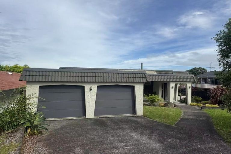 Photo of property in 5 Stapleford Crescent, Browns Bay, Auckland, 0630