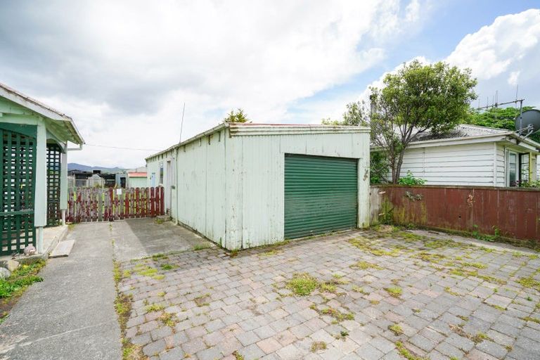 Photo of property in 11 Clifden Highway, Tuatapere, 9620