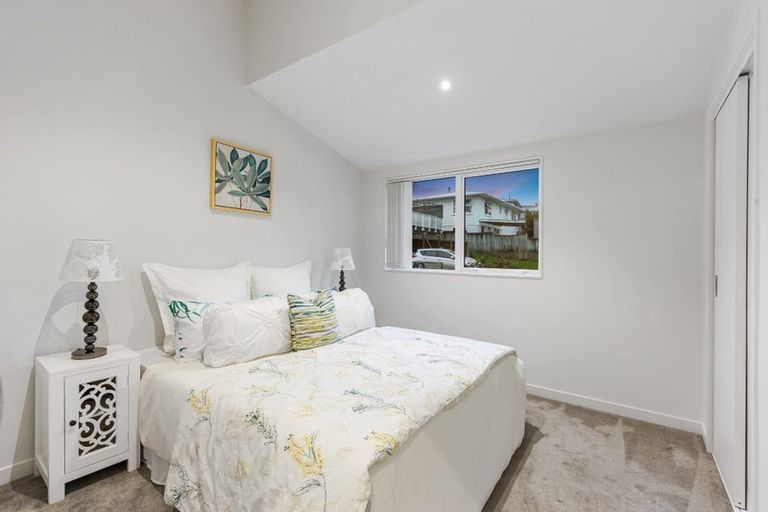 Photo of property in 14a Crystal Avenue, Glendene, Auckland, 0602