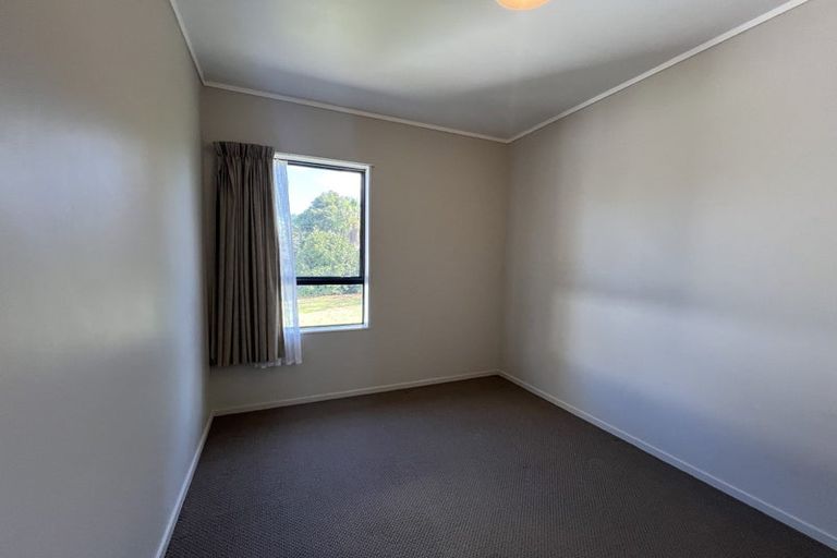 Photo of property in 16 Shearwater Street, One Tree Point, 0118