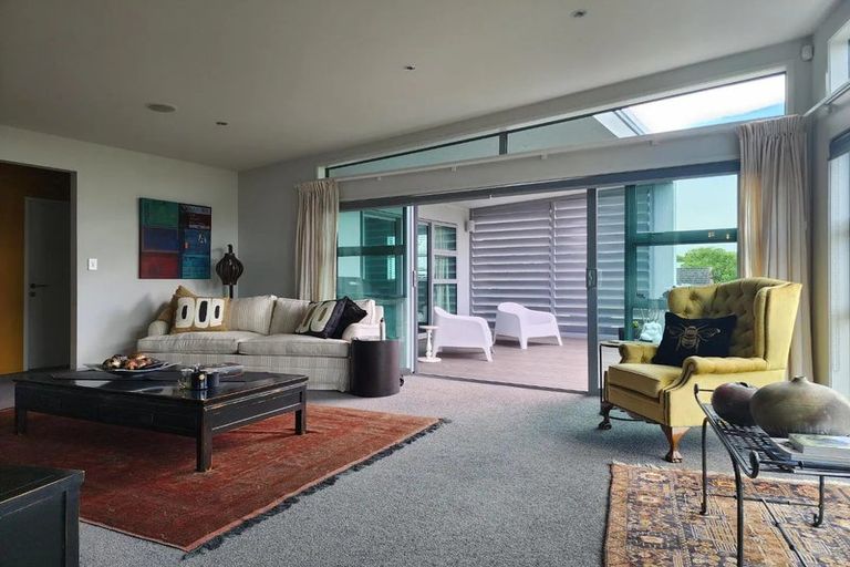 Photo of property in 46 Victoria Road, New Plymouth, 4310