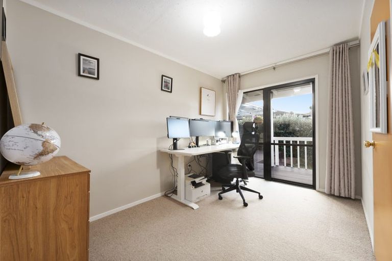 Photo of property in 81 Spence Road, Henderson, Auckland, 0612