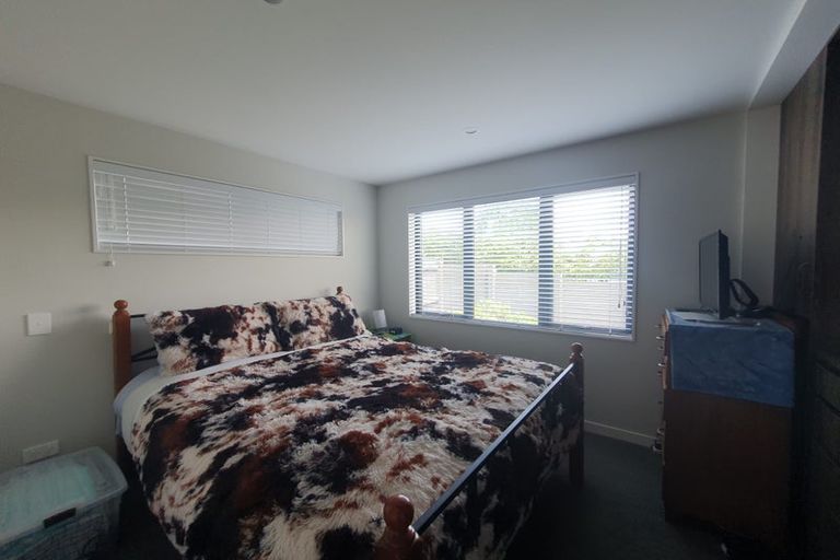 Photo of property in 1 Mataki Way, Glen Eden, Auckland, 0602