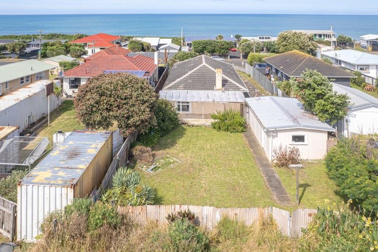 Photo of property in 128 Karaka Street, Castlecliff, Whanganui, 4501