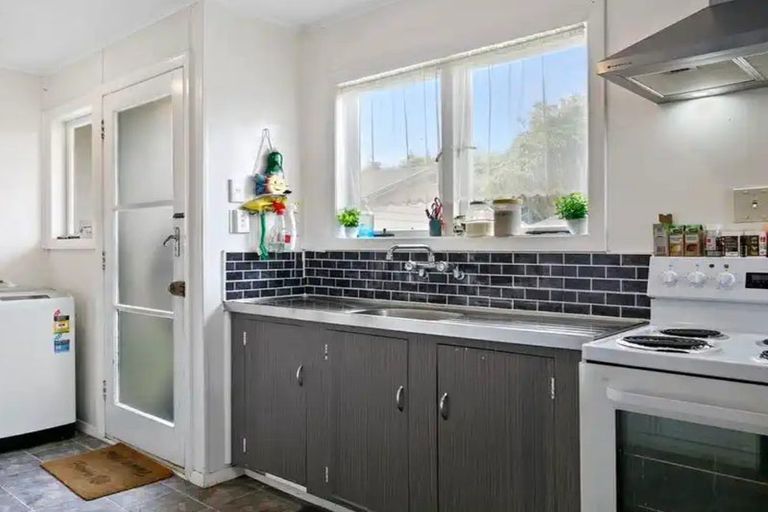 Photo of property in 9 Hirangi Road, Turangi, 3334