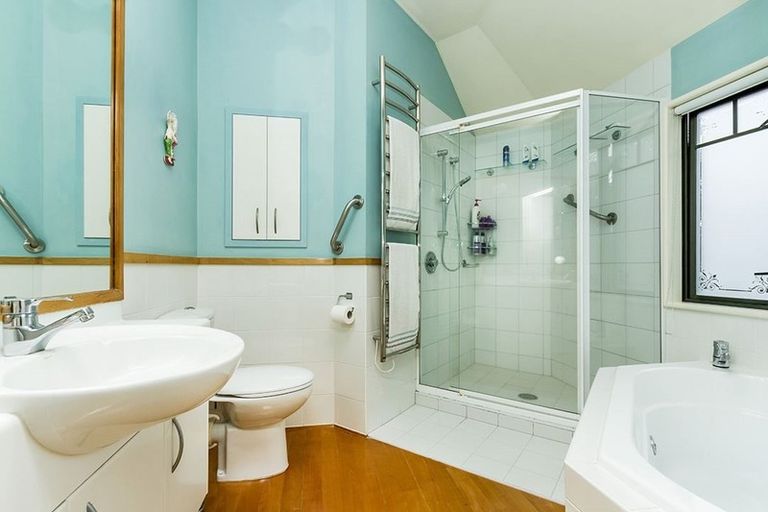 Photo of property in 33 Jubilee Avenue, Devonport, Auckland, 0624