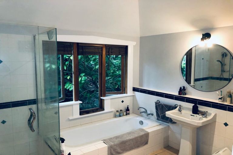 Photo of property in 353 Muritai Road, Eastbourne, Lower Hutt, 5013