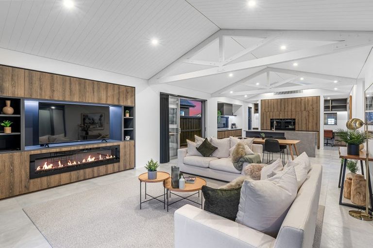 Photo of property in 21 Finstock Way, Rolleston, 7614