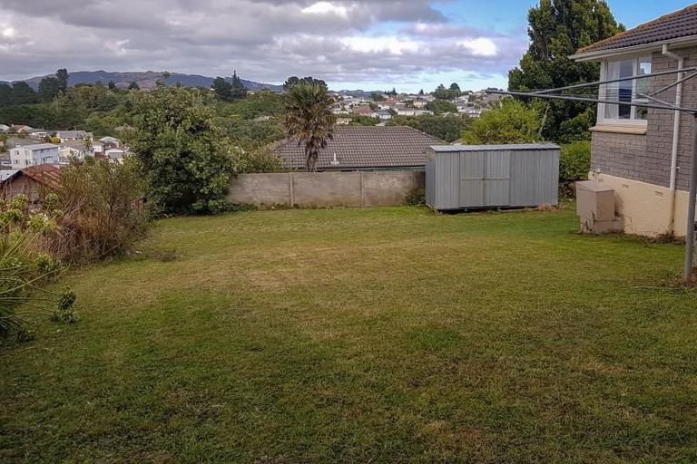 Photo of property in 10 Omapere Street, Waitangirua, Porirua, 5024