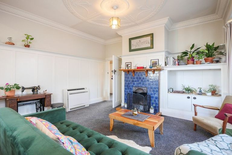 Photo of property in 249 Macandrew Road, Forbury, Dunedin, 9012