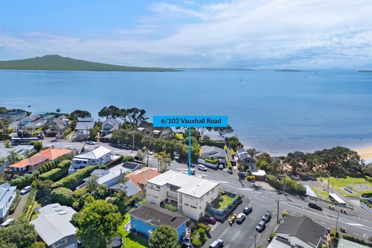 Photo of property in 6/103 Vauxhall Road, Narrow Neck, Auckland, 0624