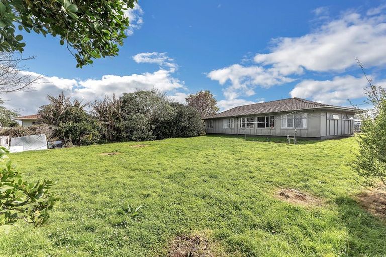 Photo of property in 1 Hill Crescent, Papakura, 2110