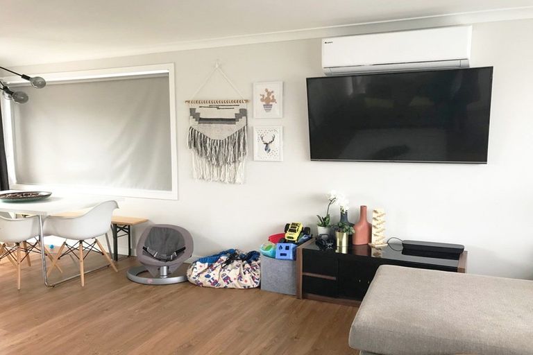 Photo of property in 11 Lindis Place, Mangere Bridge, Auckland, 2022