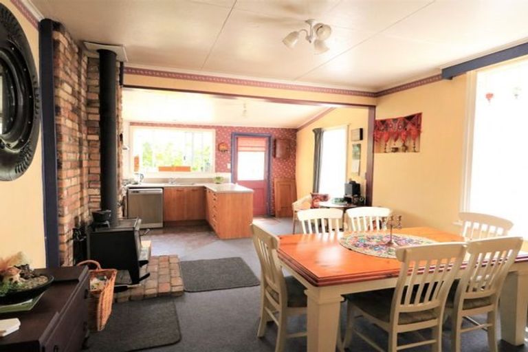 Photo of property in 17 Thynne Street, Foxton, 4814