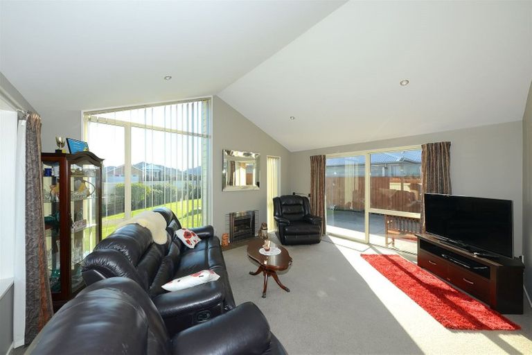 Photo of property in 11 Oratia Grove, Northwood, Christchurch, 8051