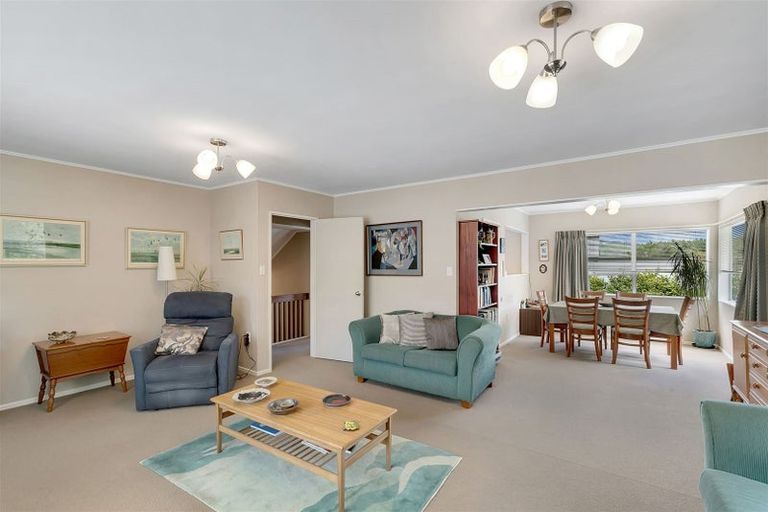 Photo of property in 1 Naver Place, Papakowhai, Porirua, 5024