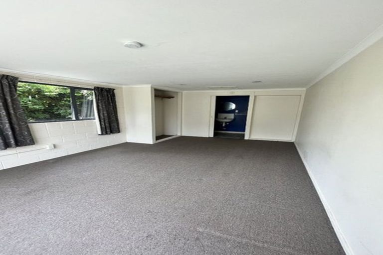 Photo of property in 100 Suva Street, Upper Riccarton, Christchurch, 8041