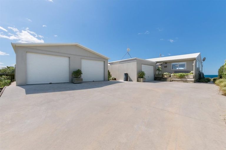 Photo of property in 151 Pukehina Parade, Pukehina, Te Puke, 3189